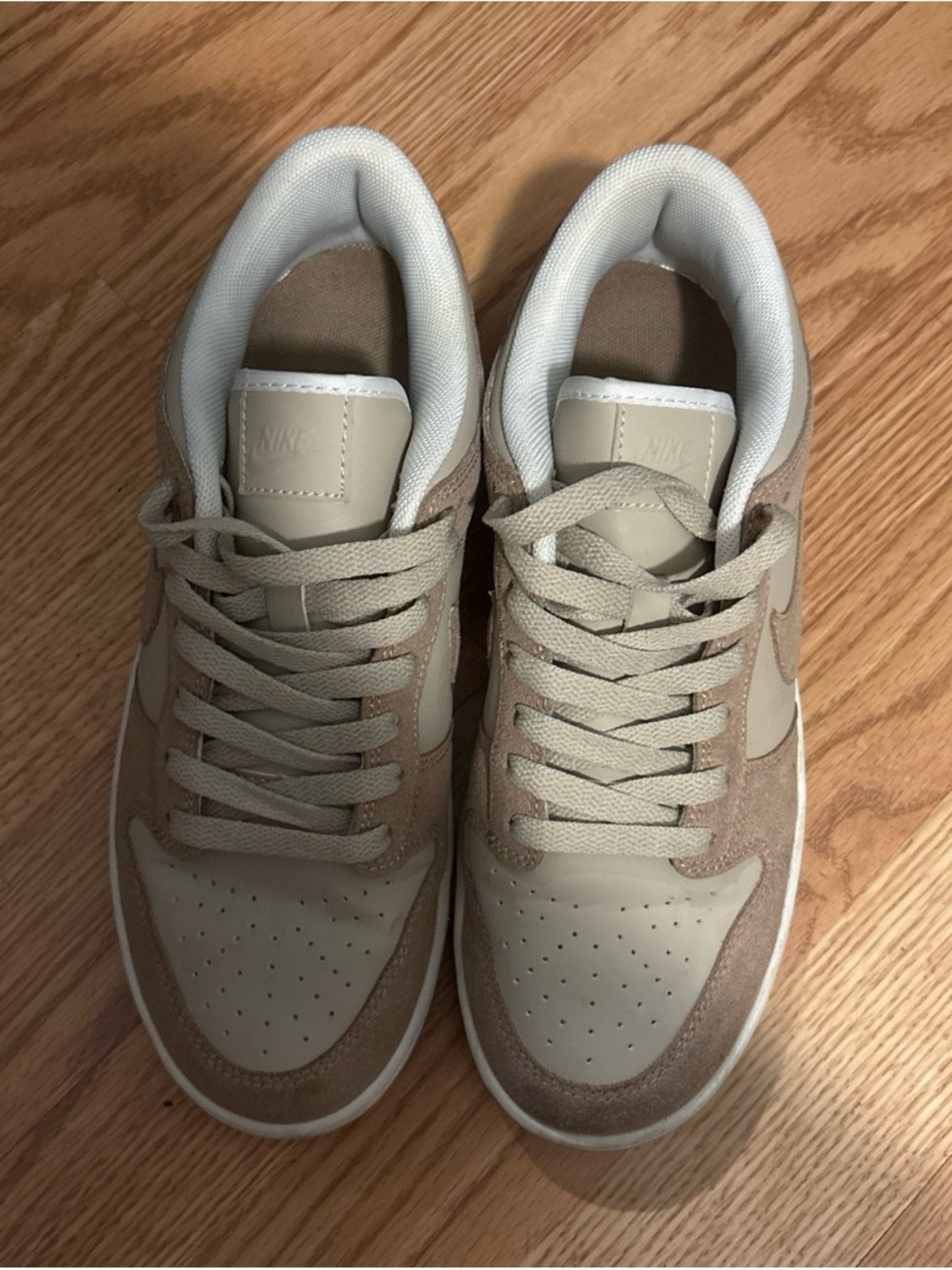 Nike Dunk Low-Top Sneakers in Beige and Cream Suede - Picture 2 of 3
